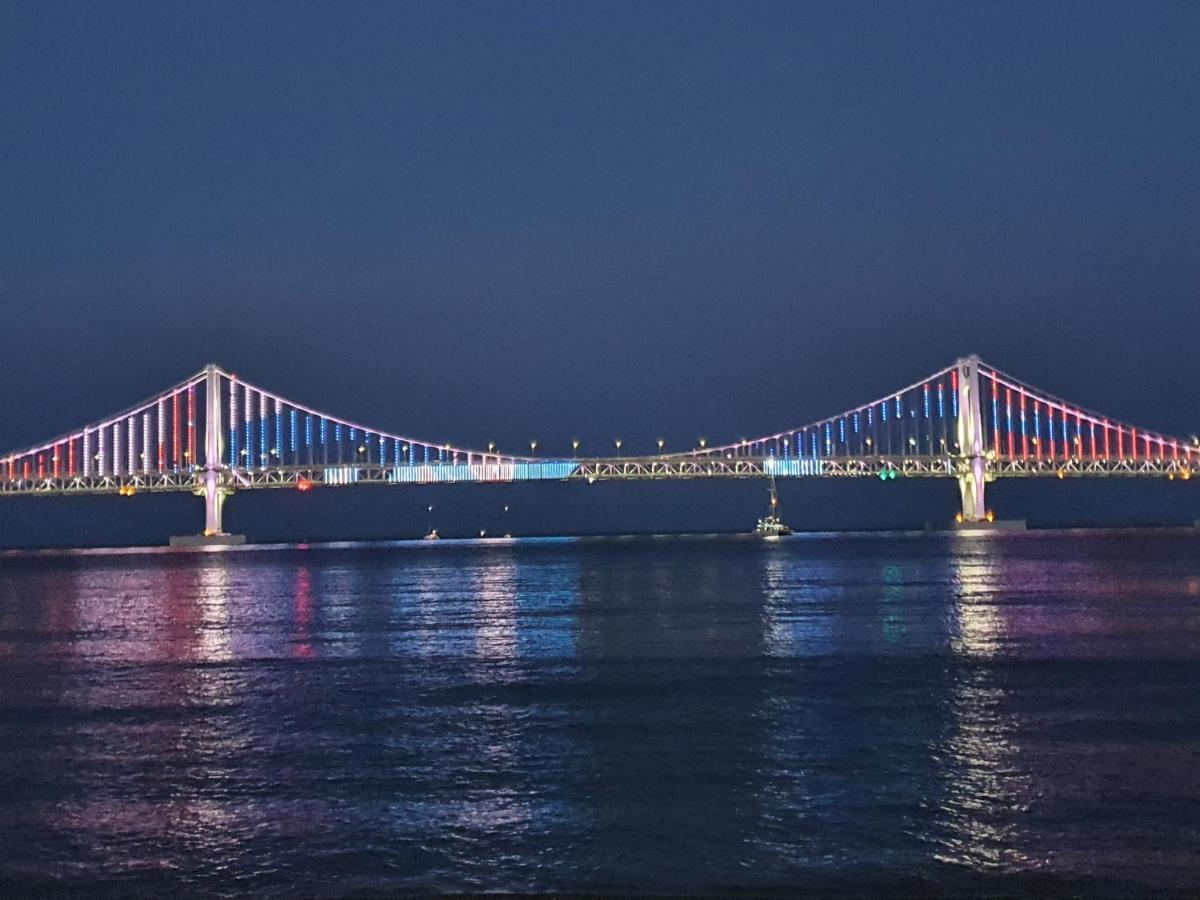 Holiday Apt Gwangan Beach Busan Bagian luar foto