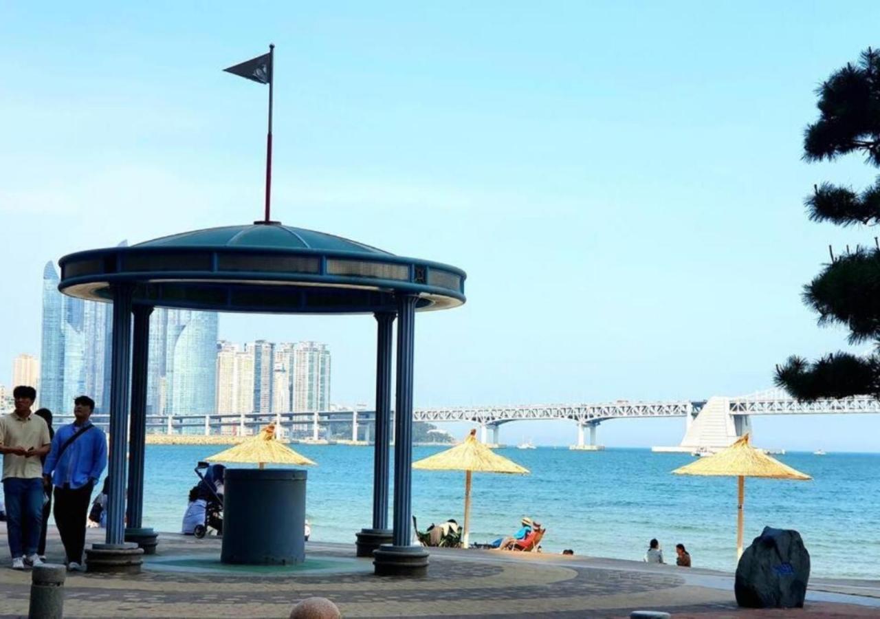 Holiday Apt Gwangan Beach Busan Bagian luar foto